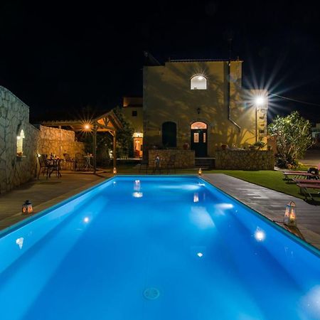 Skandalis Apartments With Pool 코라파키아 외부 사진