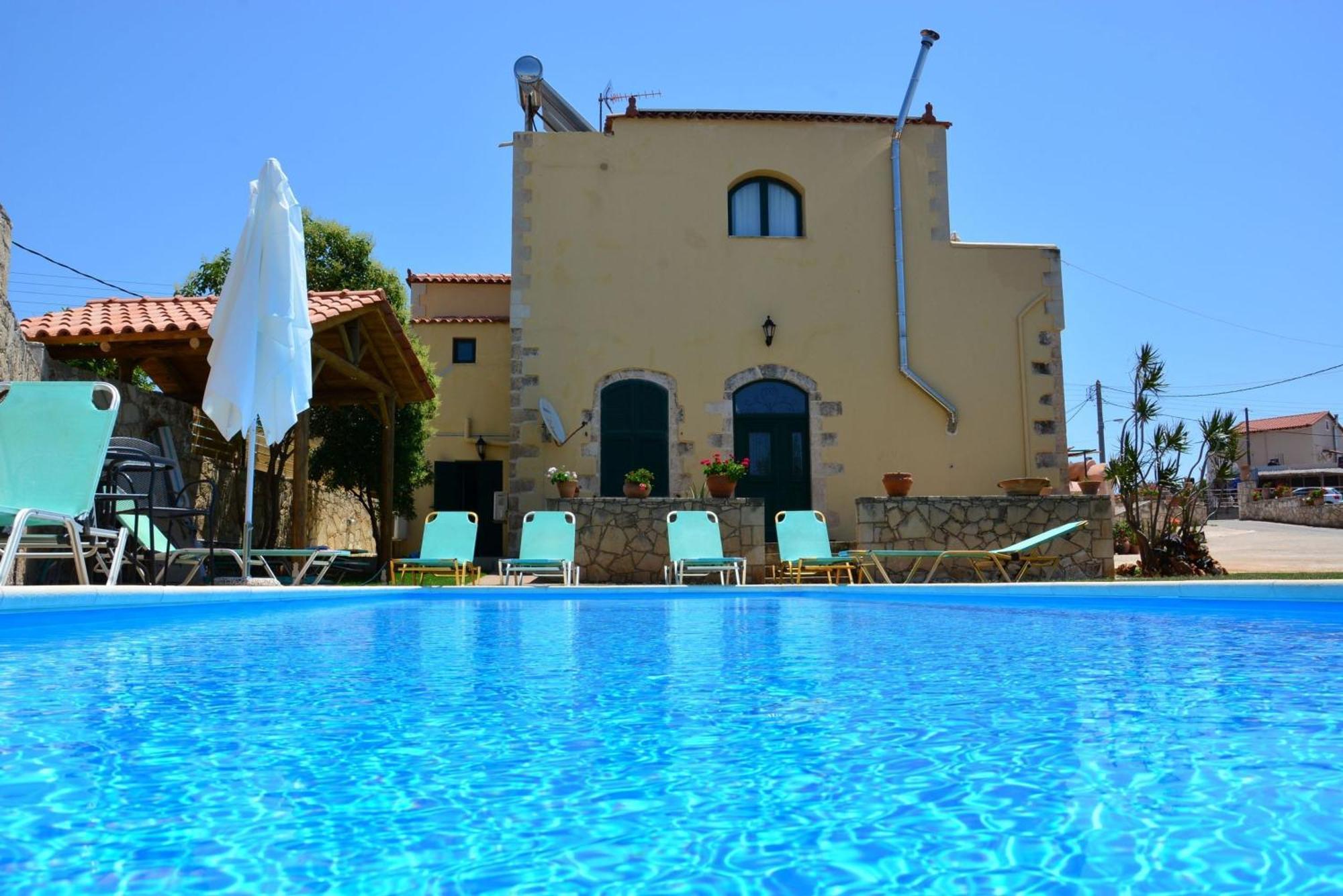 Skandalis Apartments With Pool 코라파키아 외부 사진
