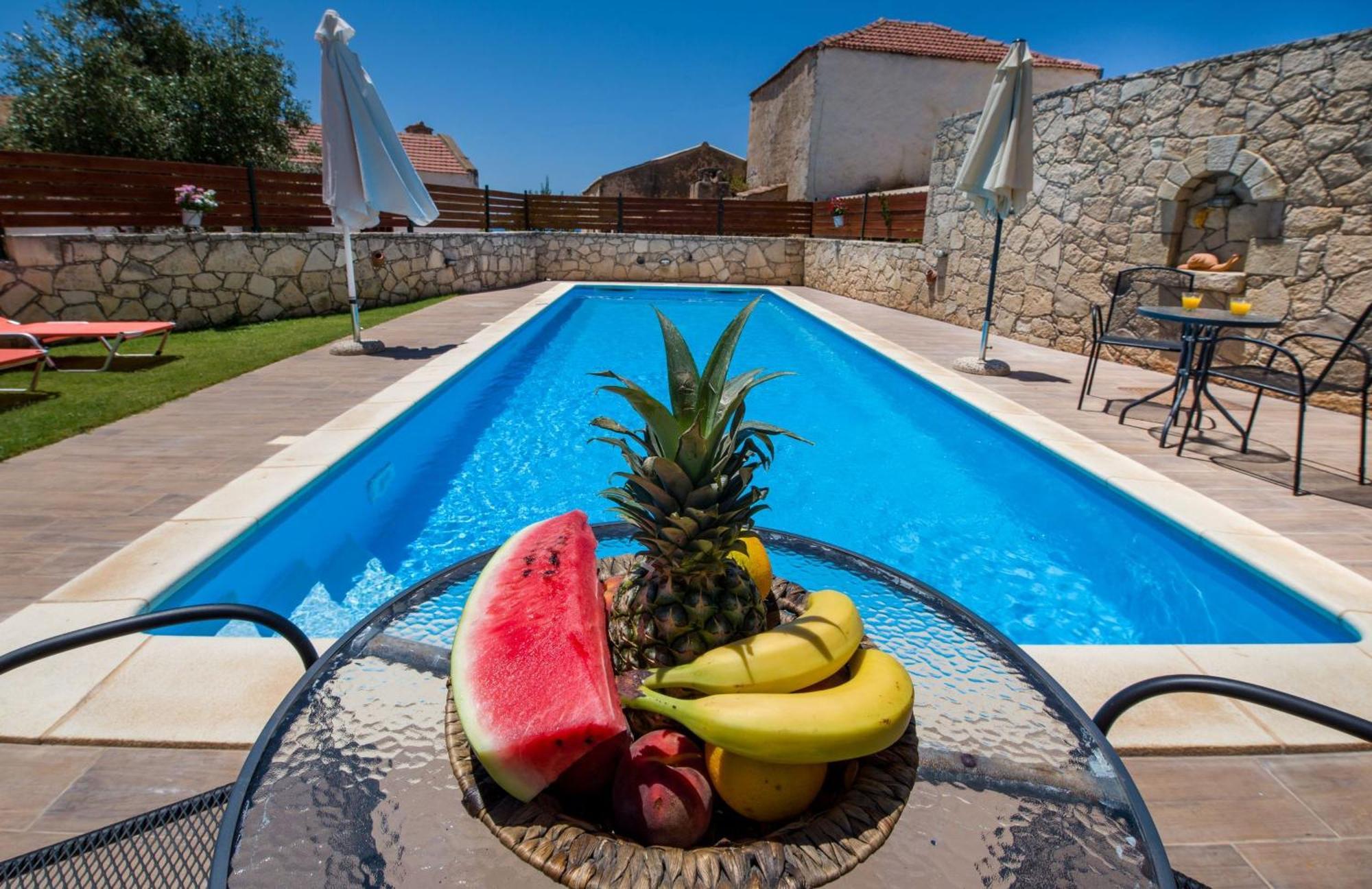 Skandalis Apartments With Pool 코라파키아 외부 사진