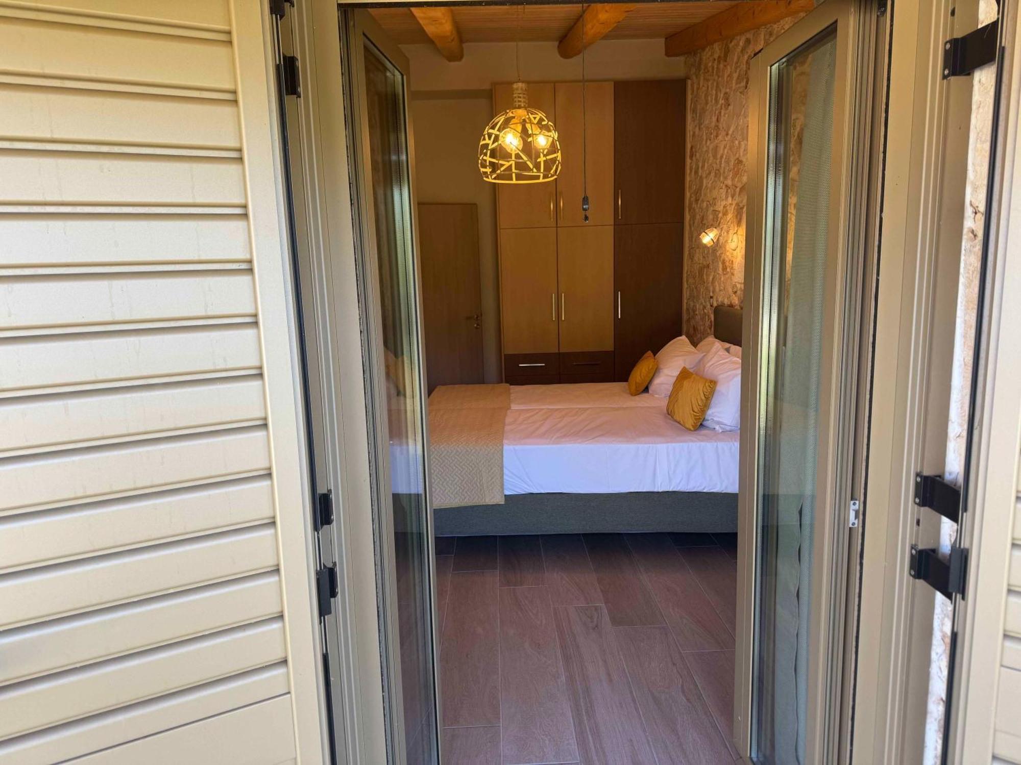 Skandalis Apartments With Pool 코라파키아 외부 사진